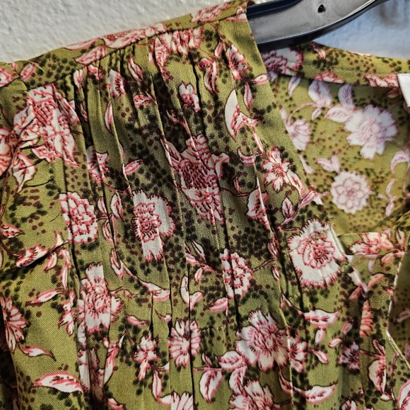 Jessica Simpson XL olive and pink blouse - Picture 3 of 4